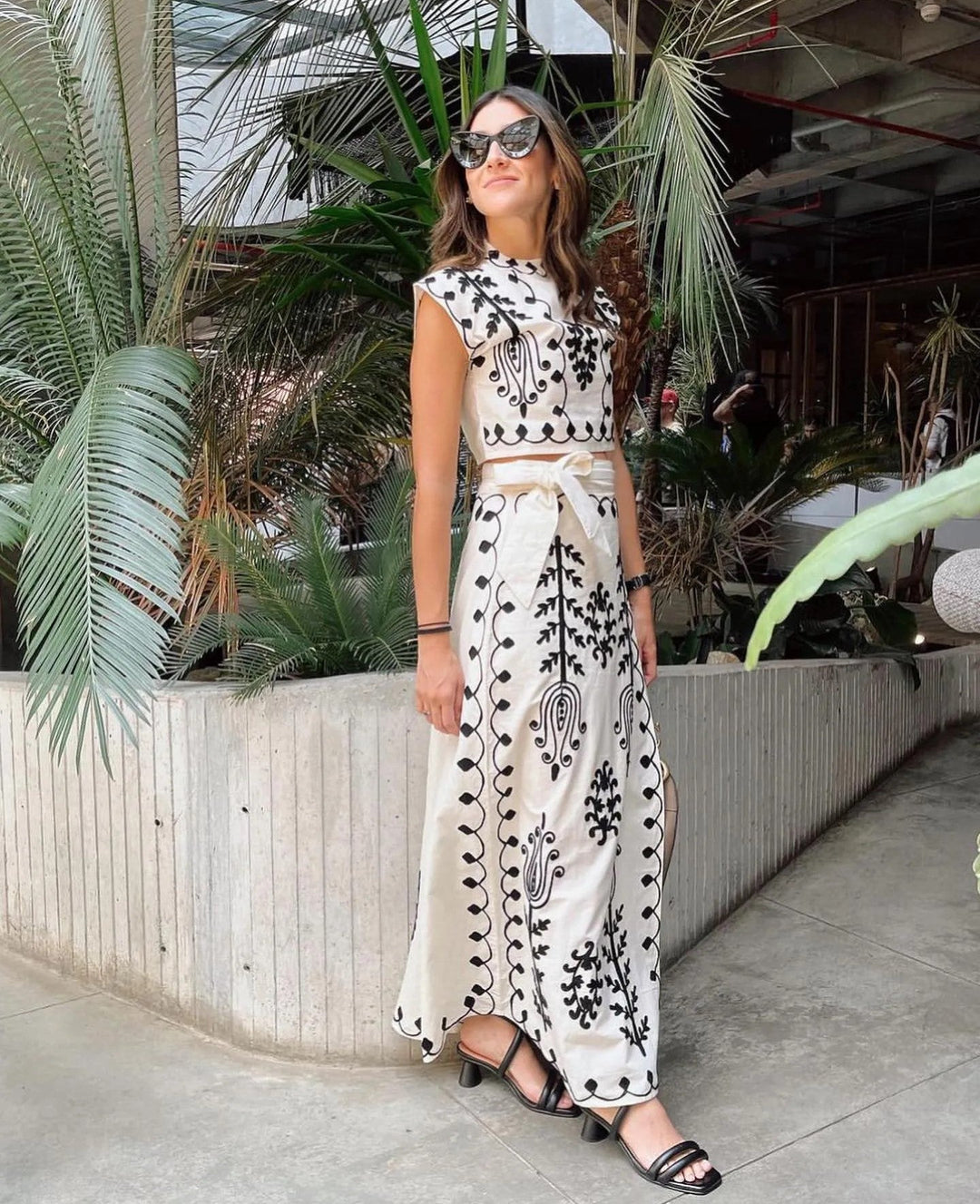 Conjunto Sara – Estampado Chic de Top y Falda